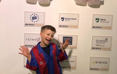 Leo Loving the Fans Museum